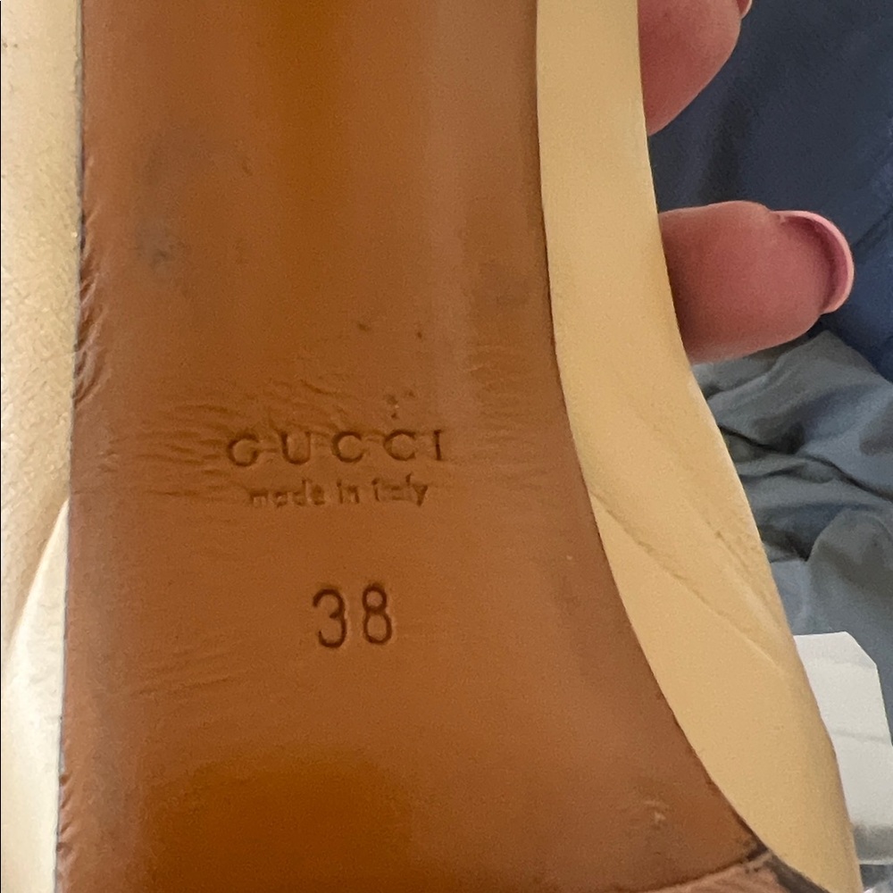 Gucci Womens Nude Leather Heeled Pumps - Picture 7 of 7